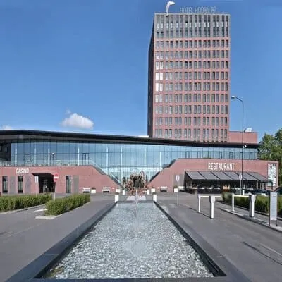 Comfortabele kamers en een chique aanbod van gastronomische gerechten in het restaurant zijn ongetwijfeld een geweldige aanvulling op het meest populaire casino van Nederland. 